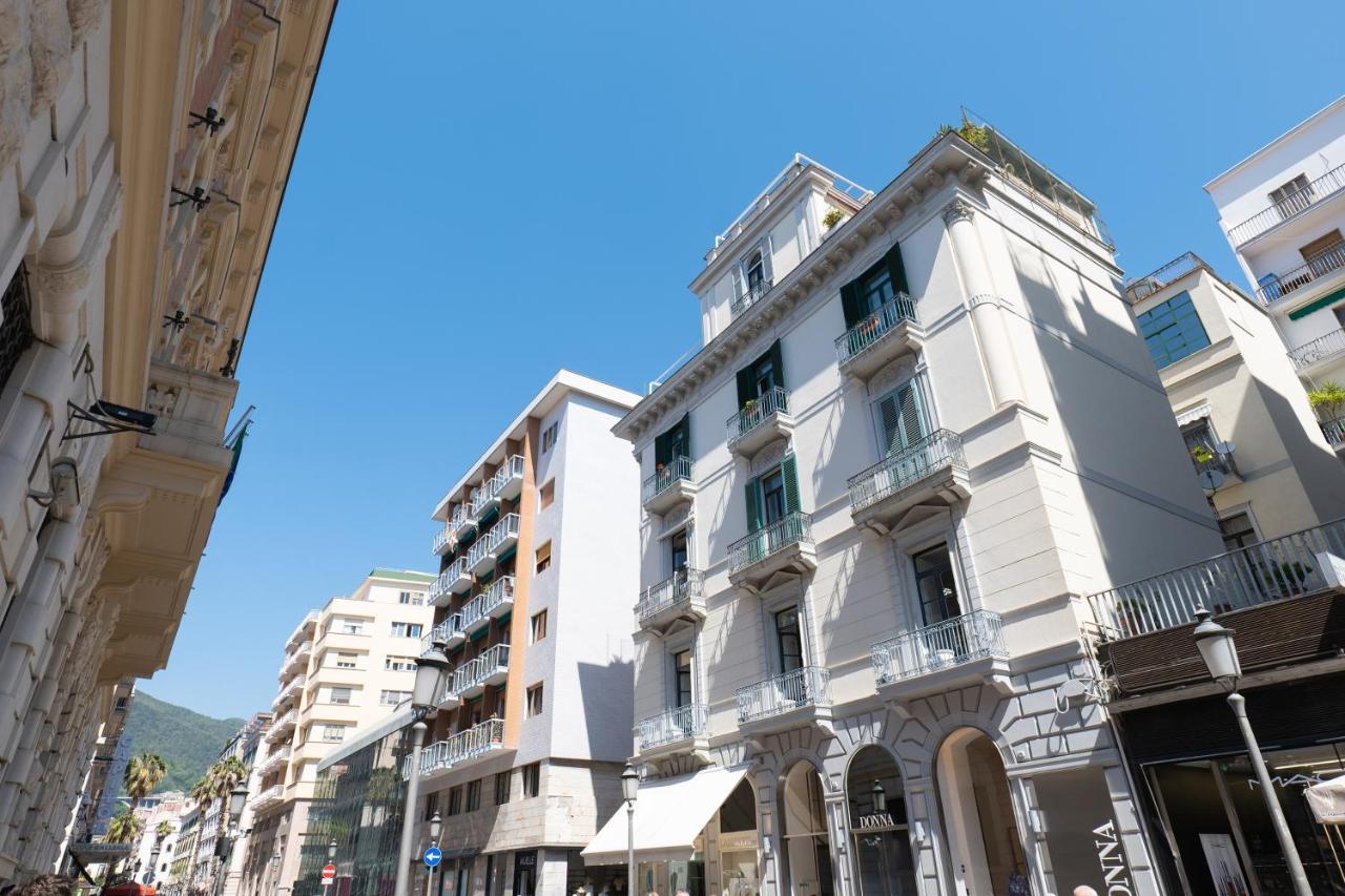 דירות סלרנו Relais Palazzo Olimpia - Corso Vittorio Emanuele מראה חיצוני תמונה